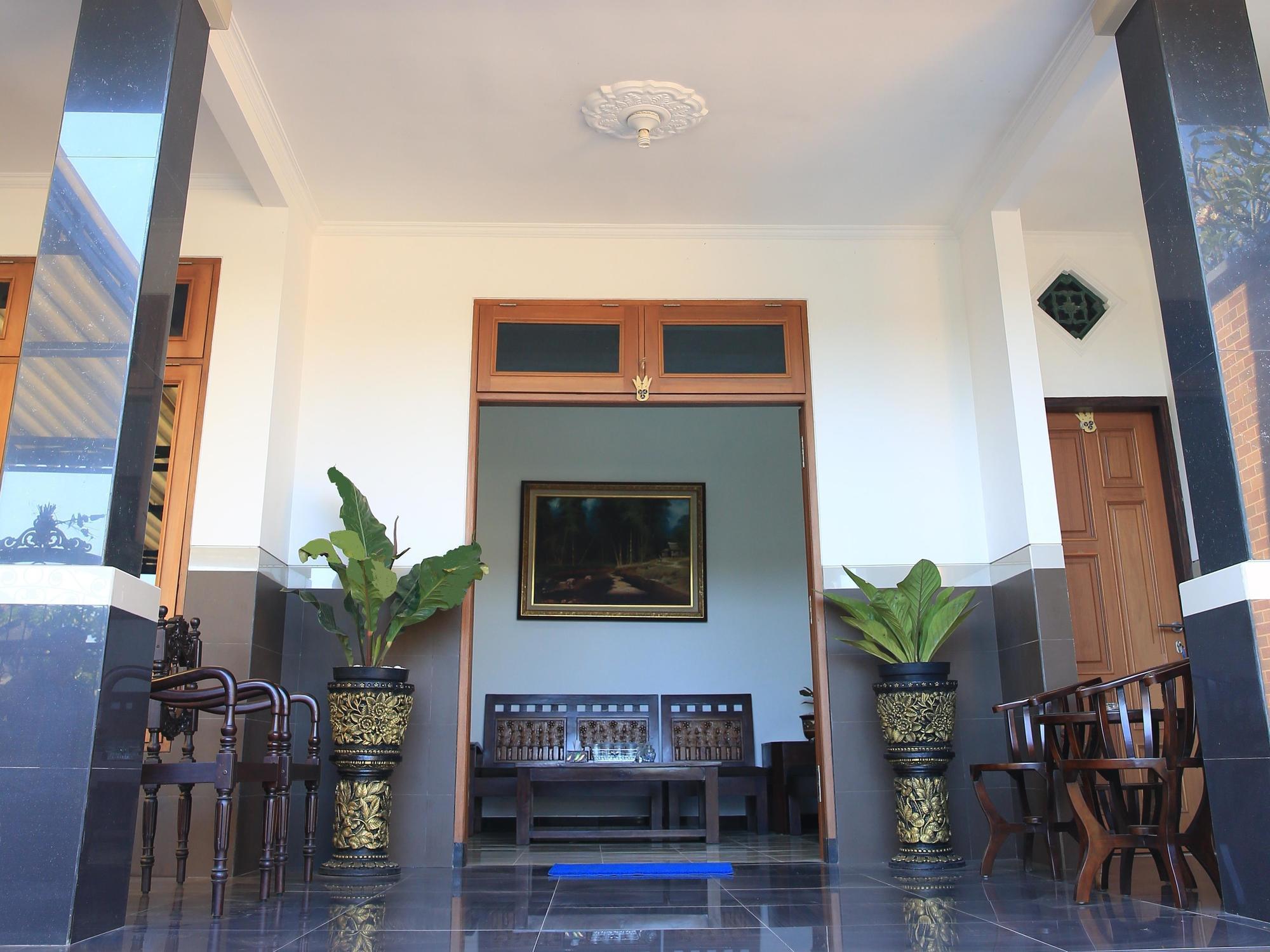 Puri Kusuma Guest House Selemadeg Exterior foto