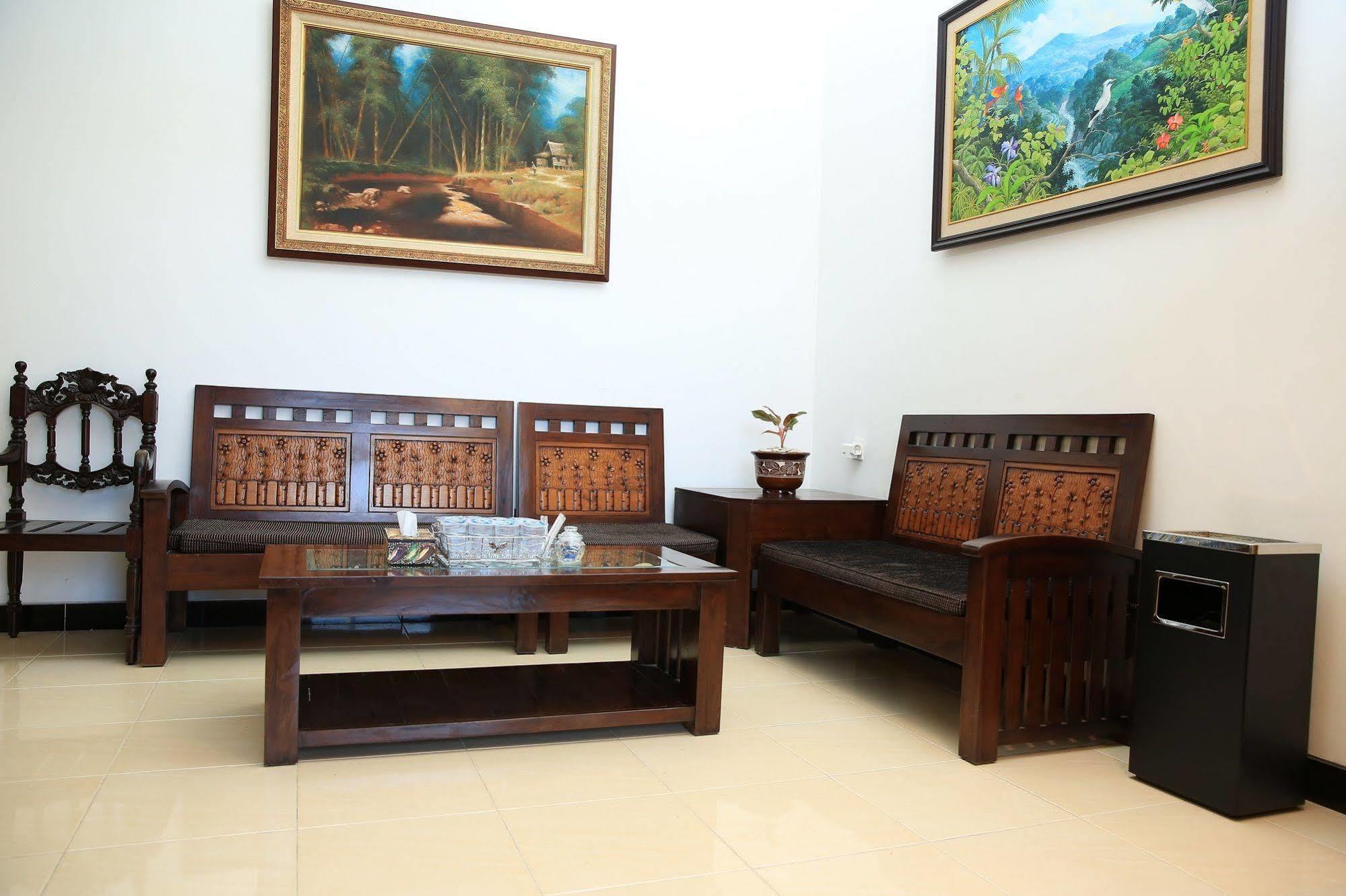 Puri Kusuma Guest House Selemadeg Exterior foto
